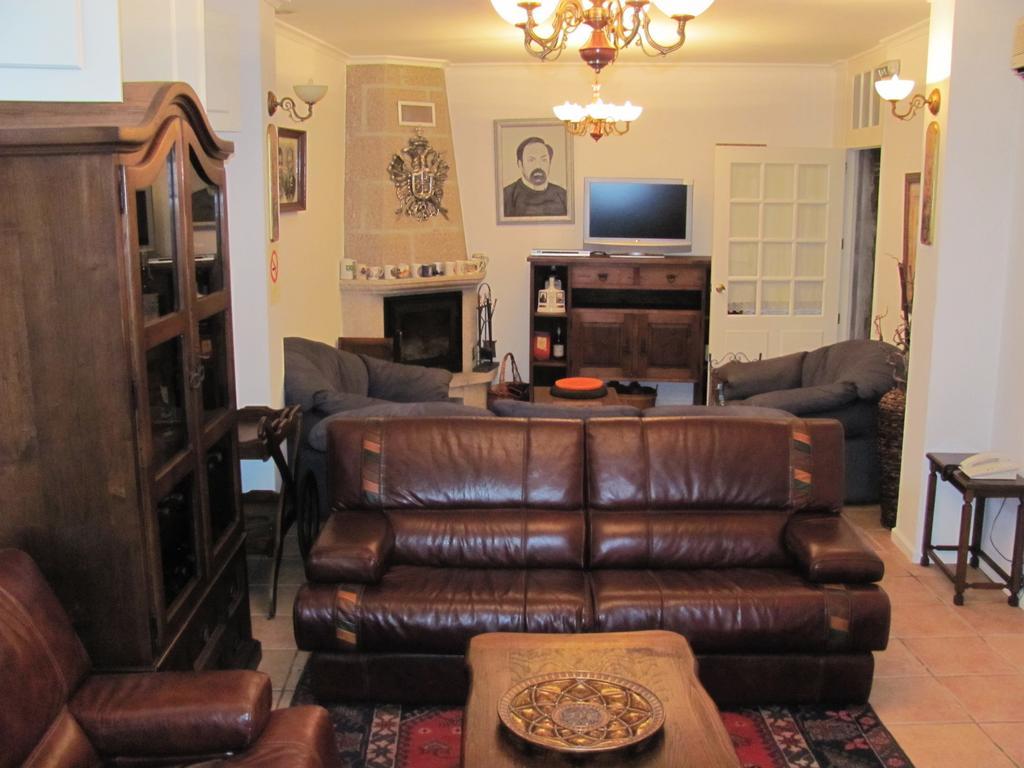 Quinta Do Alves Guest House ปาโซส เด เฟเฮรา ภายนอก รูปภาพ