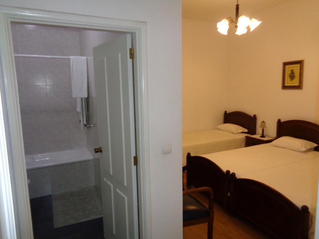 Quinta Do Alves Guest House ปาโซส เด เฟเฮรา ภายนอก รูปภาพ